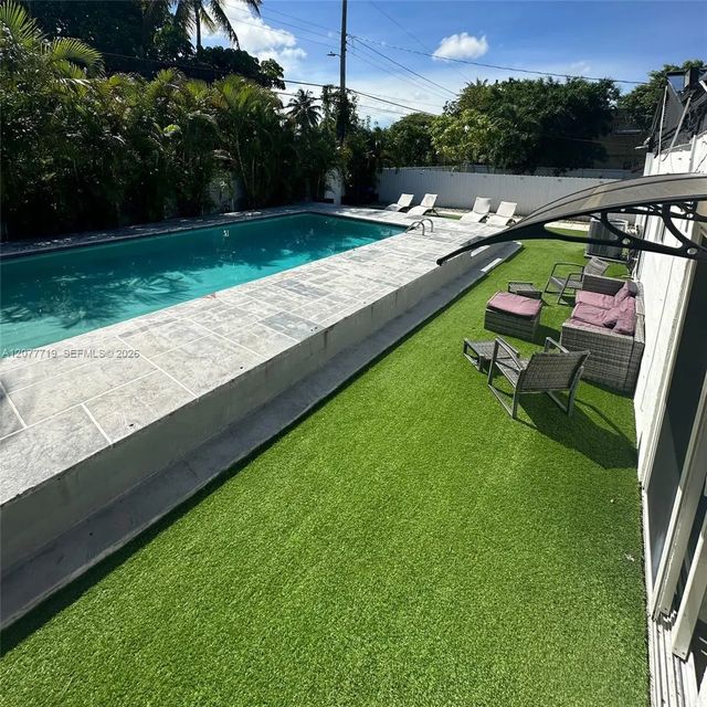 2 of 21 - 17650 Ne 19th Avenue, North Miami Beach, FL