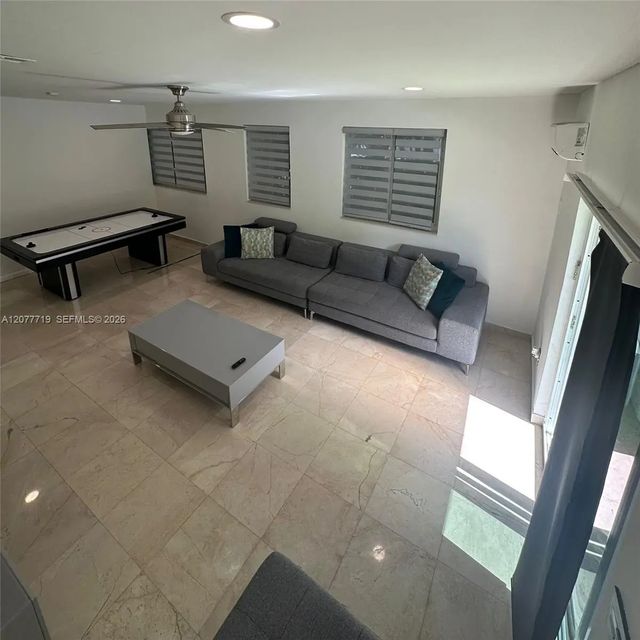 5 of 21 - 17650 Ne 19th Avenue, North Miami Beach, FL