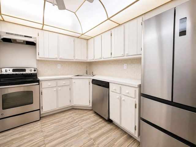 3 of 13 - 2780 Ne 183rd Street #215, Aventura, FL