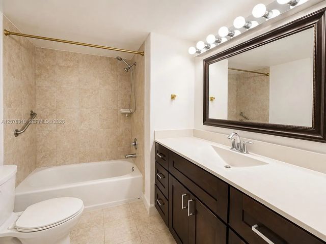 4 of 13 - 2780 Ne 183rd Street #215, Aventura, FL