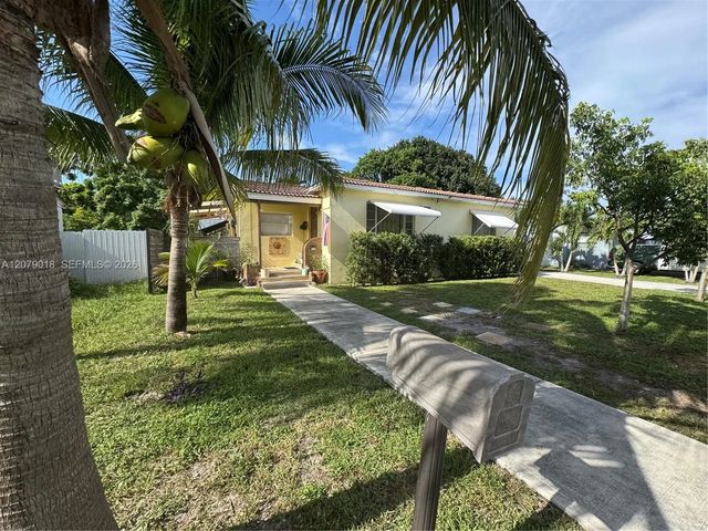 2463 Dewey Street, Hollywood