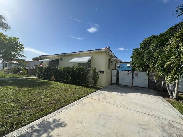 2 of 13 - 2463 Dewey Street, Hollywood, FL