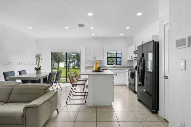 4 of 44 - 757 Sw 11th Street, Florida City, FL