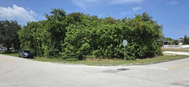 1330 4th Avenue Sw, Vero Beach
