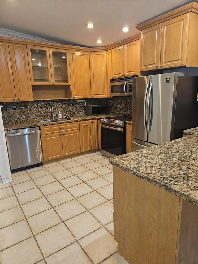 3 of 14 - 10634 Sw 75th Lane, Miami, FL