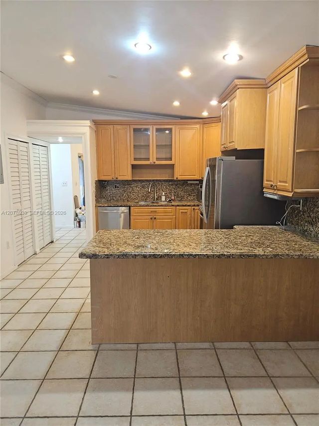 4 of 14 - 10634 Sw 75th Lane, Miami, FL