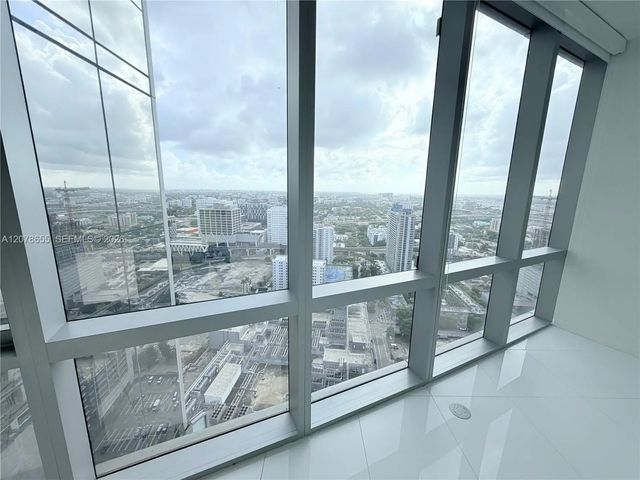 3 of 53 - 851 Ne 1st Avenue #3202, Miami, FL