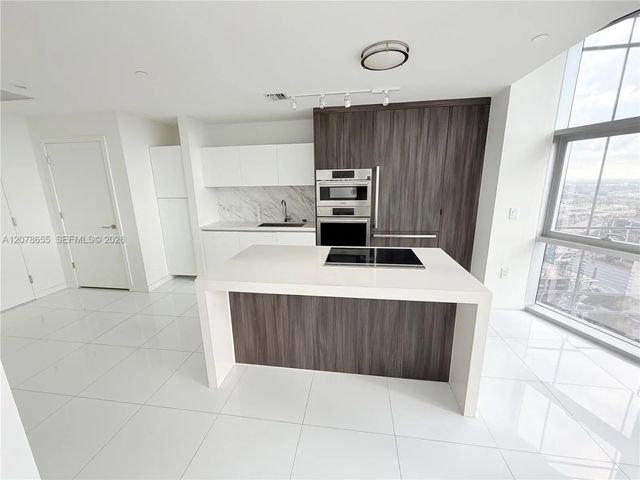5 of 53 - 851 Ne 1st Avenue #3202, Miami, FL