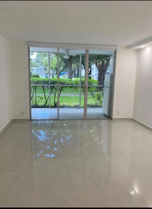 4 of 14 - 2600 Nw 49th Avenue #112, Lauderdale Lakes, FL