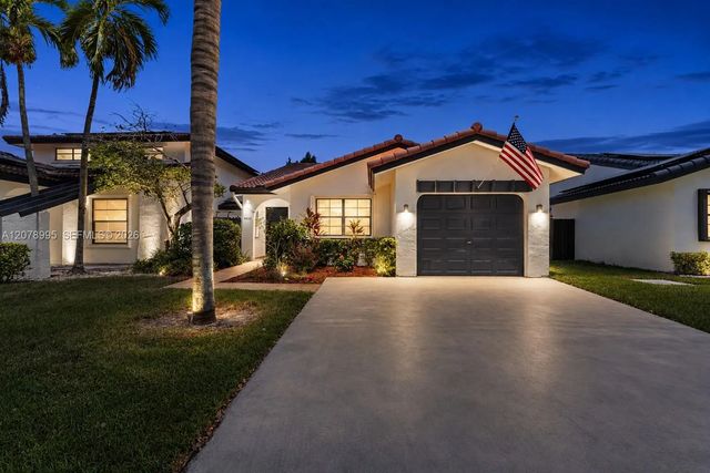 6633 Nw 176th Terrace, Hialeah