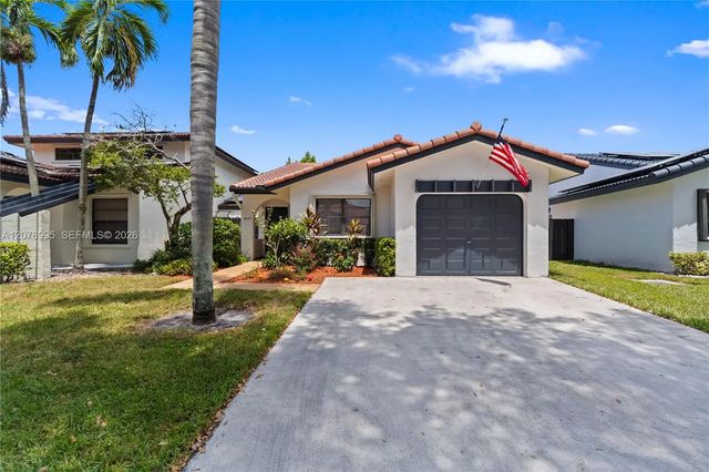 2 of 40 - 6633 Nw 176th Terrace, Hialeah, FL