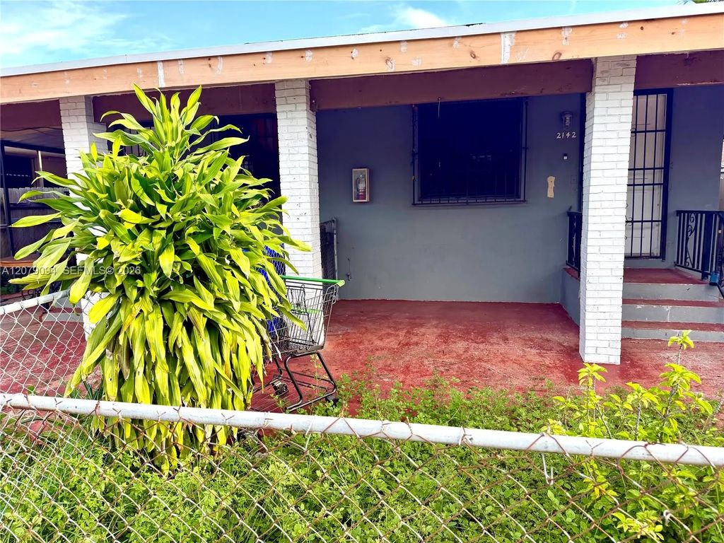 2140 Nw 1st Terrace #a, Miami