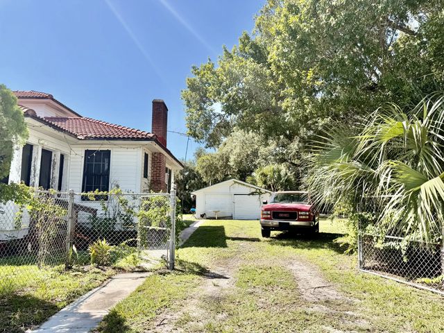 2 of 6 - 202 Se 4th Street, Okeechobee, FL