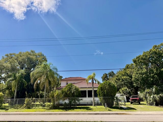 3 of 6 - 202 Se 4th Street, Okeechobee, FL
