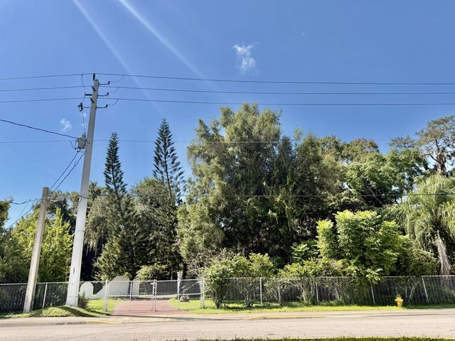 5 of 6 - 304 Se 4th Street, Okeechobee, FL