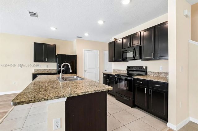 5 of 27 - 11181 Leland Groves Drive, Tampa, FL