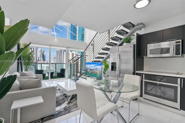 4 of 46 - 41 Se 5th Street #1111, Miami, FL