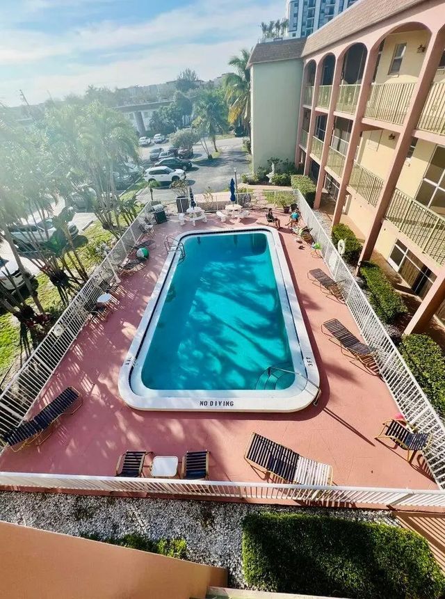 2 of 56 - 100 Se 6th Avenue #303, Pompano Beach, FL