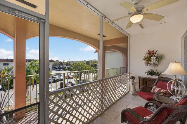 4 of 56 - 100 Se 6th Avenue #303, Pompano Beach, FL