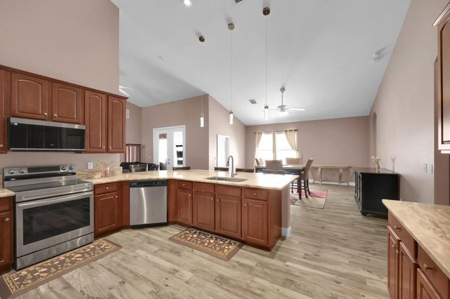 4 of 40 - 362 Sw Paw Court, Port St. Lucie, FL
