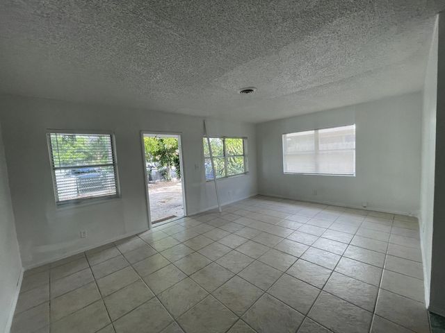 3 of 25 - 1314-1316 Nw 8th Avenue, Fort Lauderdale, FL