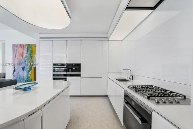 3 of 35 - 3315 Collins Avenue #4c, Miami Beach, FL