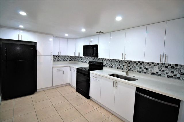 7000 Nw 186th Street #4-217, Hialeah