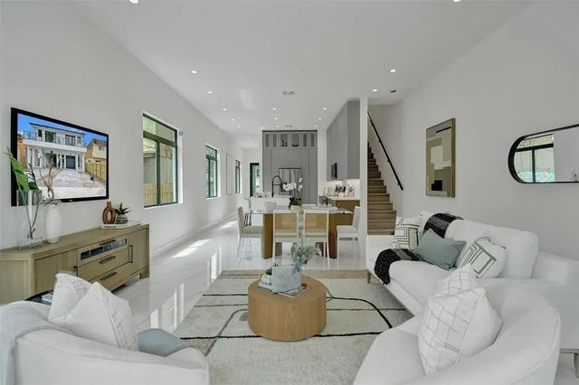 3 of 19 - 608 Sw 7th Avenue, Fort Lauderdale, FL
