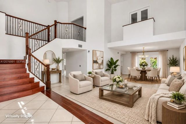 950 Nw 197th Terrace, Pembroke Pines