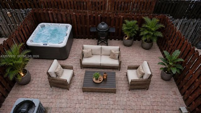 3 of 30 - 7616 Nw 114th Path, Doral, FL