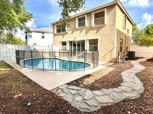 2 of 28 - 1218 Oakwater Drive, Royal Palm Beach, FL