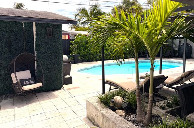 2 of 4 - 372 Lytle Street, West Palm Beach, FL