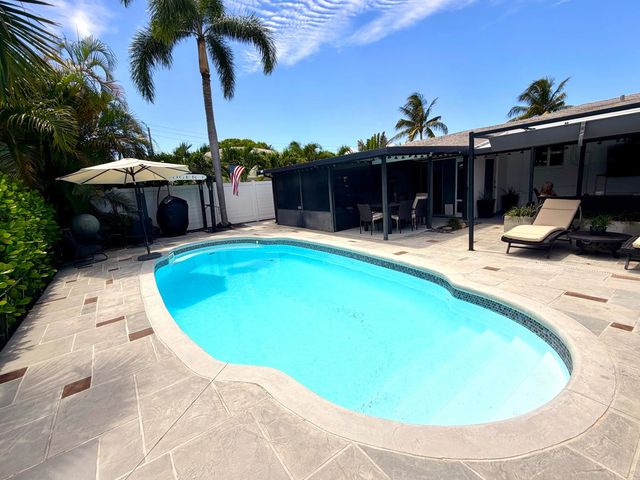 3 of 4 - 372 Lytle Street, West Palm Beach, FL