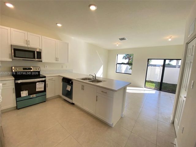 4 of 31 - N/A, Hialeah, FL