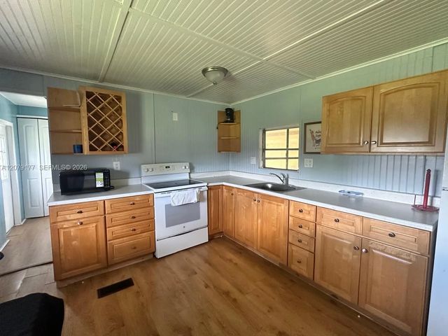 4 of 15 - 4046 67th Lane, Riviera Beach, FL