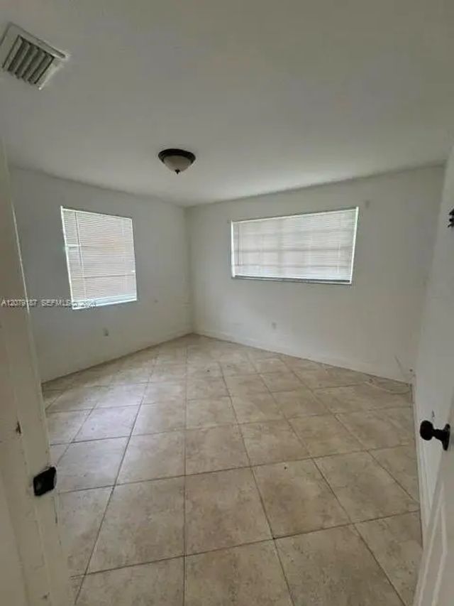 4 of 6 - 43 Newton Road, West Park, FL