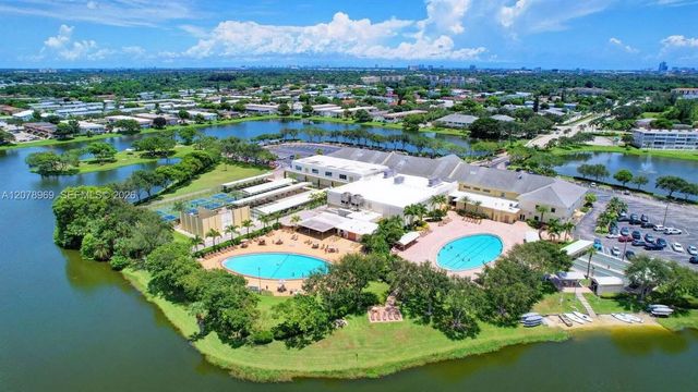 4 of 32 - 425 Southampton B #425, West Palm Beach, FL