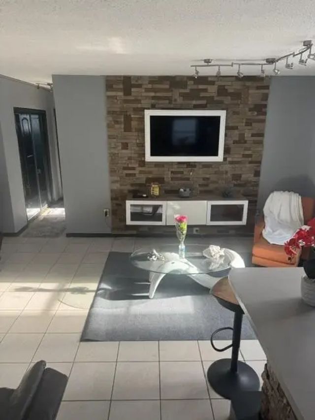 2 of 19 - 713 Collins Avenue #39, Miami Beach, FL