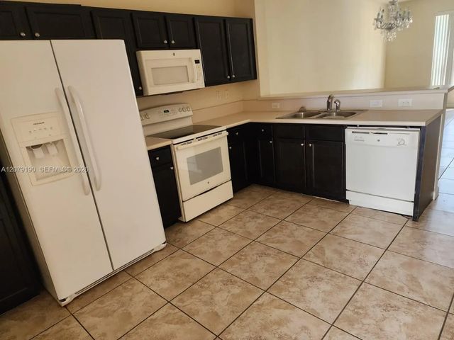 3 of 9 - 9224 Sw 170th Place, Miami, FL