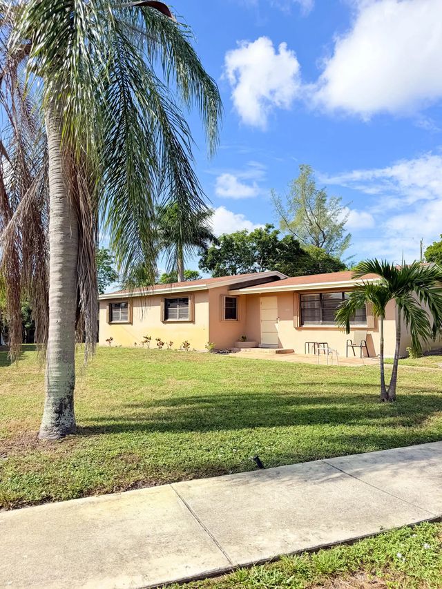 2 of 23 - 1200 Nw 18th Street, Fort Lauderdale, FL