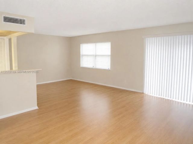 17911 Nw 68th Avenue #o202, Hialeah