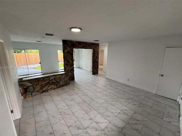 4 of 35 - 4421 Nw 33rd Street, Lauderdale Lakes, FL
