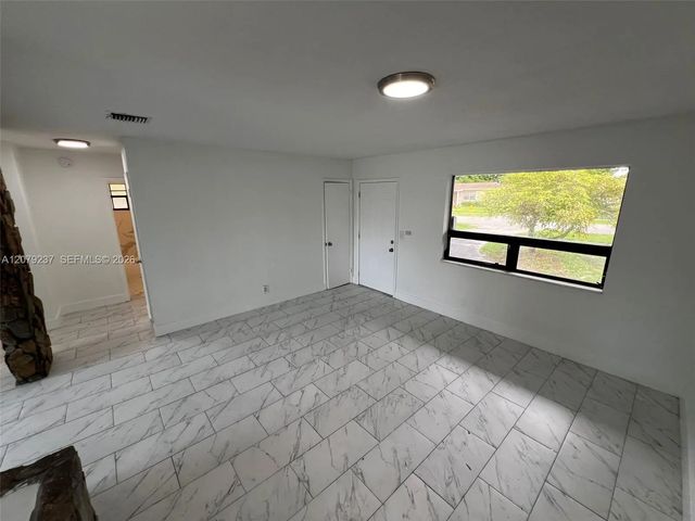 5 of 35 - 4421 Nw 33rd Street, Lauderdale Lakes, FL