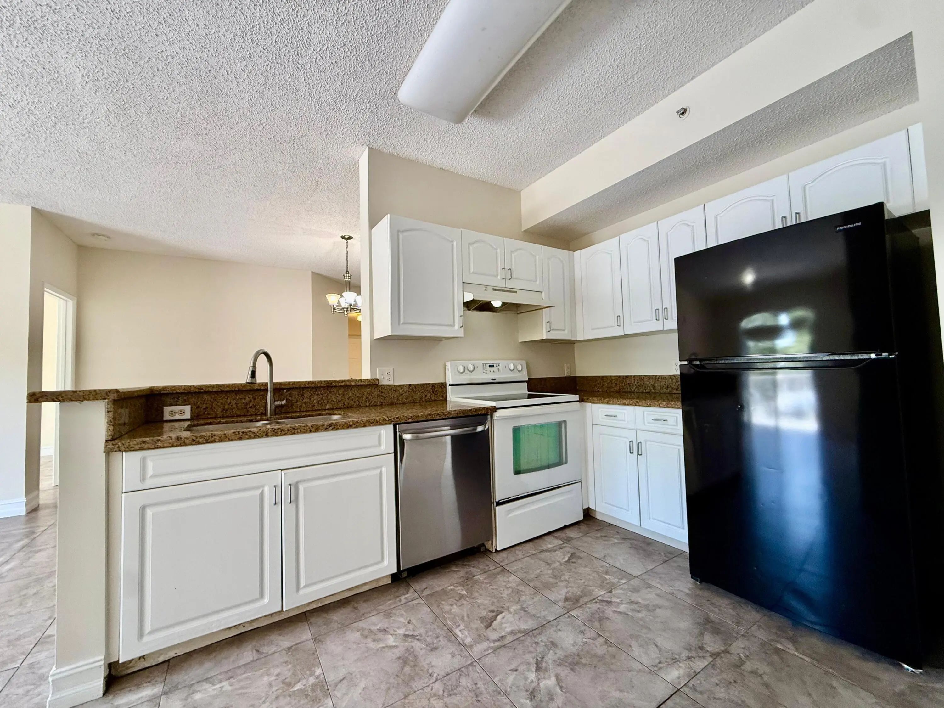 6960 Sw 39th Street #e207, Davie