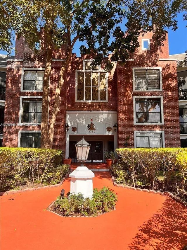 3760 Inverrary Drive #2r, Lauderhill