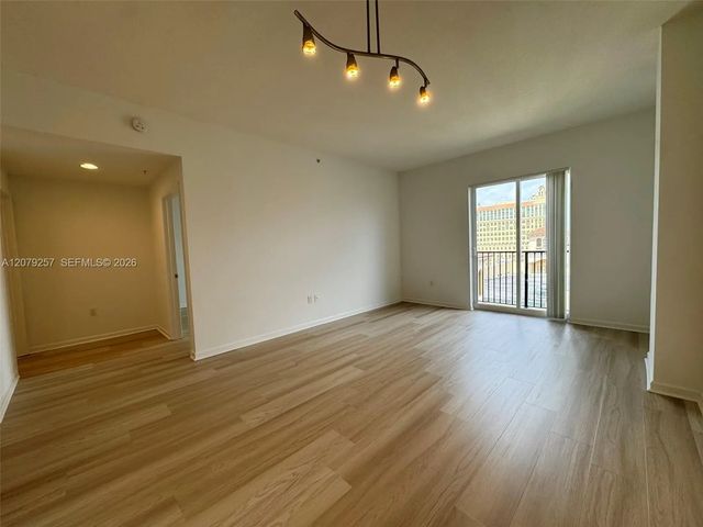 10 Aragon Avenue #1008, Coral Gables