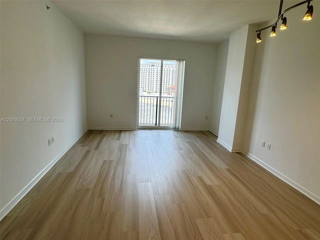4 of 9 - 10 Aragon Avenue #1008, Coral Gables, FL