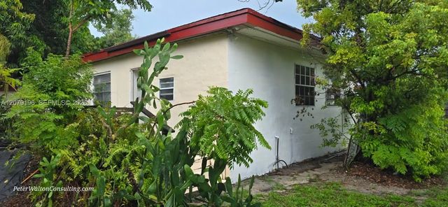 5 of 7 - 759 S Biscayne River Drive, Miami, FL