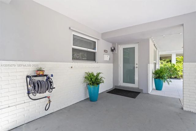 2 of 13 - 684 Ne 35th Street, Oakland Park, FL