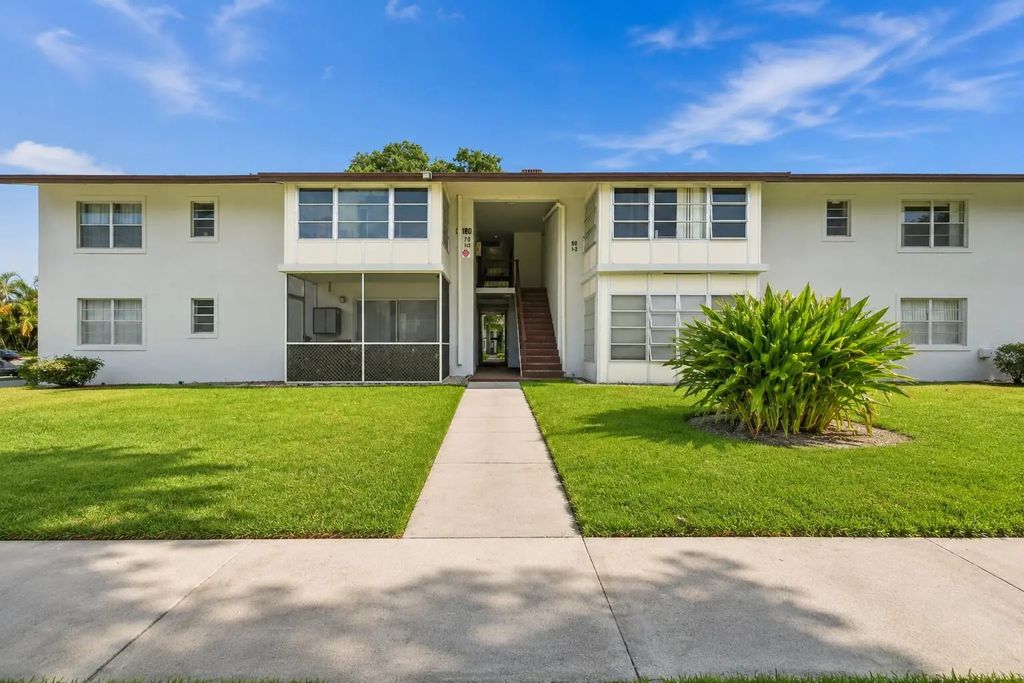 380 E Laurel Drive #5d, Margate
